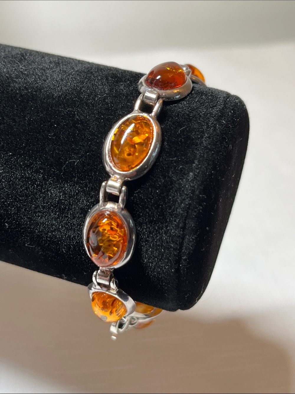 Sterling Silver Amber Silver Bracelet
Stamped
Gorgeous! Great gift 🎁